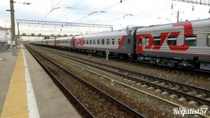 ЭП1М — 736 с поездом № 137Й Москва — Саратов отправляется с 1-го пути станции Узуново