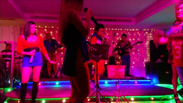 SIA - CHANDELIER (Live cover version @ Buddy's Bar ABH) #Sia #Chandelier #viral #UAE #filipino ph