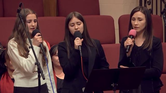 12/24/2022 Пение:"В хлеву родился младенец Божий"... смотреть онлайн