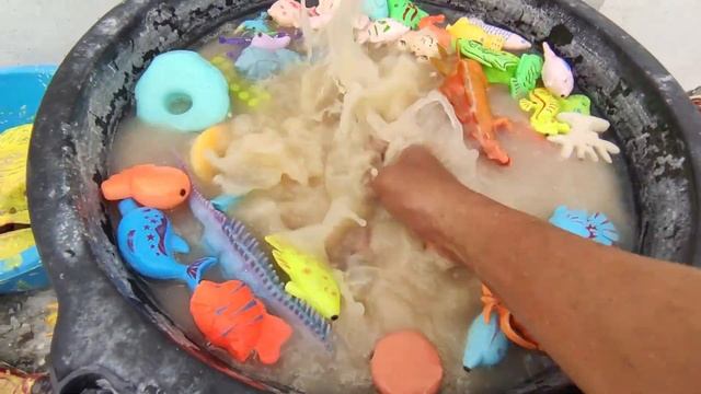 Membersihkan mainan ultraman tiga zero ginga trigger blazar mebius dyna blu topeng joker kamen ride смотреть онлайн