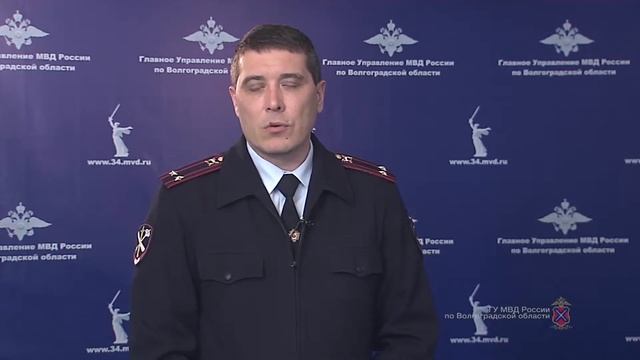 Партию черной икры изъяли сотрудники Волгоградской полиции у жителя Кировского района смотреть онлайн