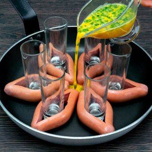 Этот трюк гениален! Вот так готовятся сосиски на завтрак