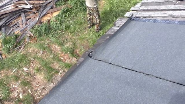 ЖИВЁМ ЧЕТЫРЕ ДНЯ В ТАЙГЕ. ХОРОШО ЗДЕСЬ В ДАЛИ ОТ ЦИВИЛИЗАЦИИ. ПРОДОЛЖАЕМ РЕМОНТИРОВАТЬ КРЫШУ. смотреть онлайн