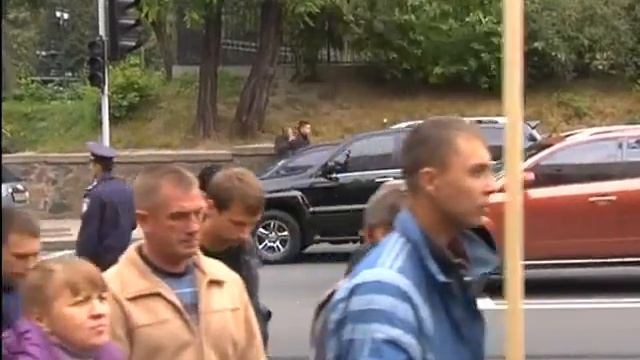 Півтори тисячі аграріїв прийшли до Кабінету міністрів смотреть онлайн