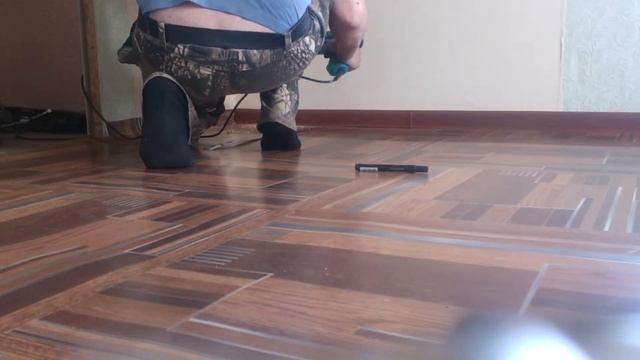 Сверление отверстия в полу