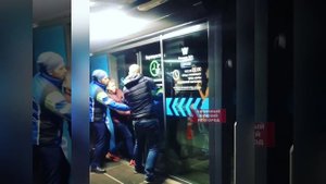 Заблокированные двери в тц Небо