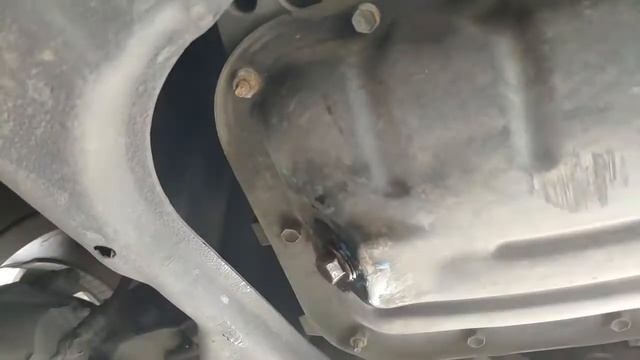 Замена масла в двигателе и коробке передач Тойота Приус/ Prius Transmission Fluid Change смотреть онлайн