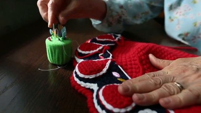 Шапка рулит! История мастерской по вязанию прикольных шапjr