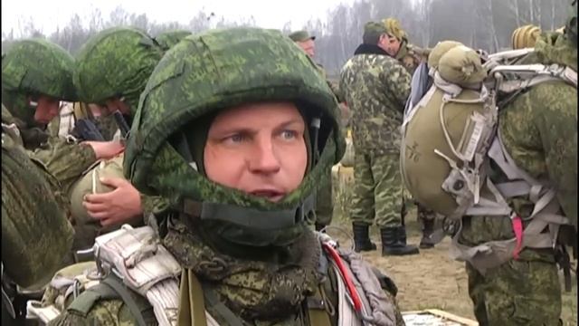 Родину люблю, стреляю хорошо, кормят хорошо, в отпуск не хочу... смотреть онлайн