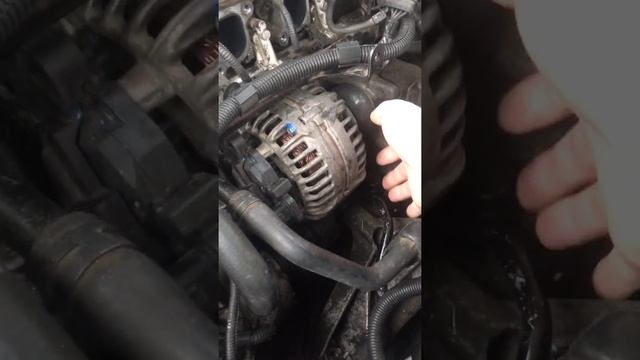 Снятие генератора Туарег 2.5 дизель 2005г.в. смотреть онлайн