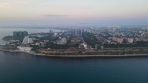 #АНАПА 4К Полёт над городом. Вид с высоты птичьего полёта. Высокий берег. Релакс