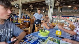 ТАЙЛАНД. ПХУКЕТ. НОЧНОЙ РЫНОК МОРЕПРОДУКТОВ НА РАВАИ (RAWAI)