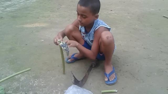 Kids making papaya flute at home || How to make flute at home смотреть онлайн