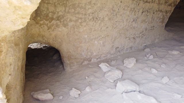 Matala 🏖️ one of the most beautiful beaches on the island of Crete 🏝️ Roman and hippies rock caves. смотреть онлайн