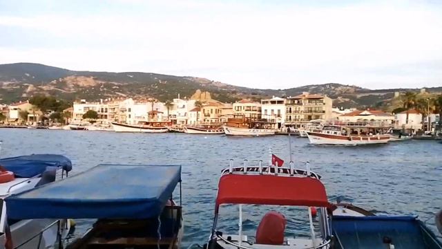 Старая Фоча. Куда сходить? Где поесть? Рыбный рынок. Мармеладное мороженое.