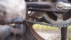 Смазка и чистка цепи мотоцикла. Все делают это