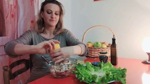 Салат из сырых шампиньонов. Низкокалорийный деликатес?