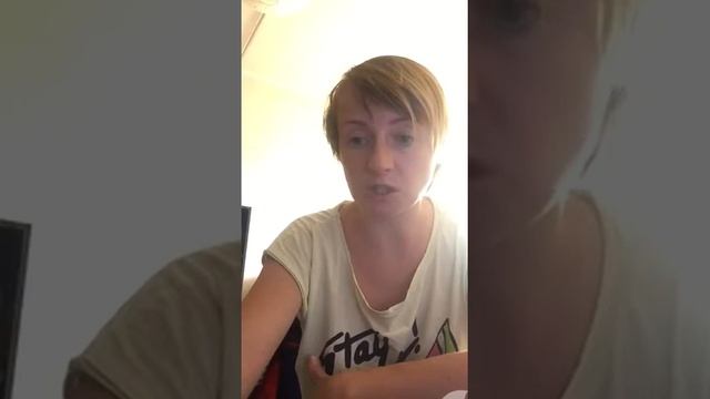 Девушка читает рэп "Курортный роман" смотреть онлайн