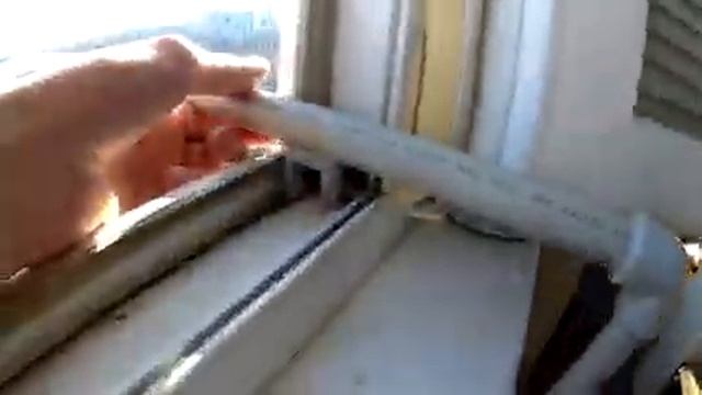 Сушилка для белья на балконе из ПВХ / Clothes dryer on the balcony made of plastic pipes смотреть онлайн