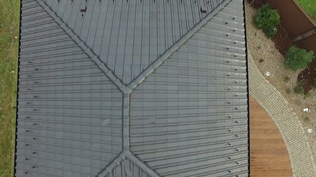 Деревянный дом из клееного бруса с четырёхскатной кровлей из натуральной черепицы (часть 1) смотреть онлайн