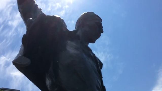 памятник Фредди на набережной Монтрё смотреть онлайн