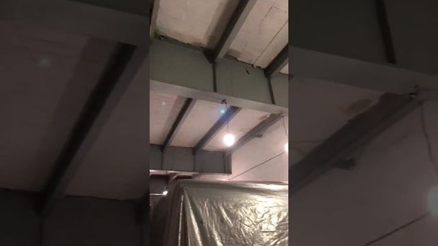 Закрываем плёнкой силовые электрощиты