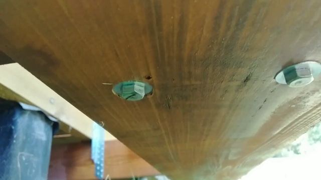 "Парящие" ступени для террасы бассейна.
