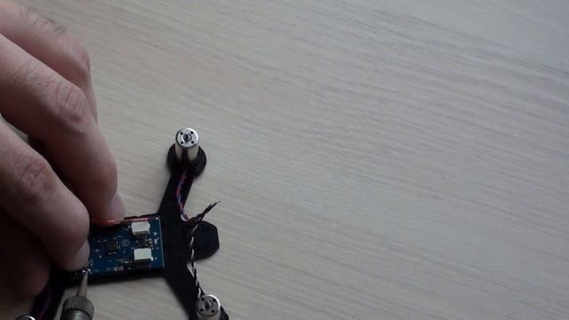 Сборка микро FPV квадрокоптера LKTR090 смотреть онлайн