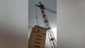 Прокуратура и Следственный комитет Тюменской облас...о факту падения двух башенных кранов на стройке