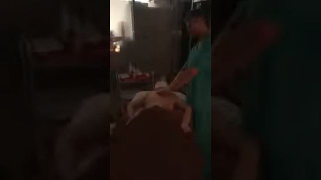 Роман. Массаж спины. Салон красоты ''GOLDLINE'' смотреть онлайн