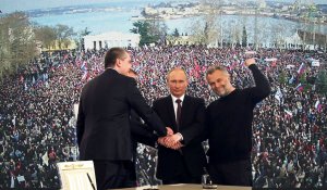 Ликование севастопольцев при воссоединении с Россией. 18 марта 2014 г.