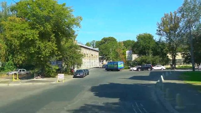 Заезд с ул. Васильковская на СТО "Генстар" в Голосеевском районе по адресу ул. Криничная 2 смотреть онлайн