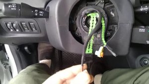 Установка обогрева руля RENAULT CAPTUR。