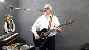 НОРОК ДЕ ЧЕ ПЛЫНГ ГИТАРЕЛЕ КЫНТЭ УН АРТИСТ