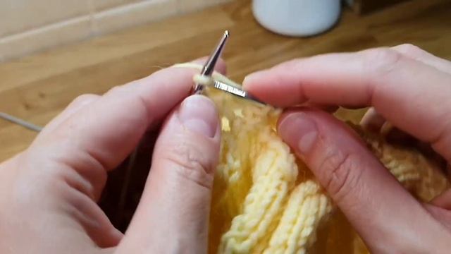 Идеальные подрезы без дырочек. Вяжем рукав от подрезов. смотреть онлайн