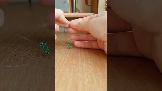мастер класс кольцо в технике крестик из бисера!
