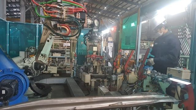 Hyundai Trucks Production In Korea смотреть онлайн