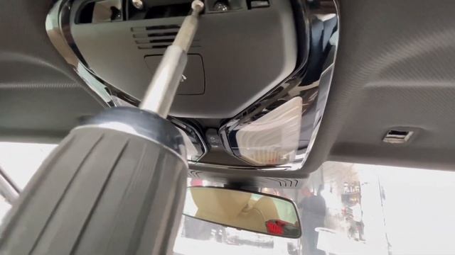 BMW X3 G03.Как снять плафон?