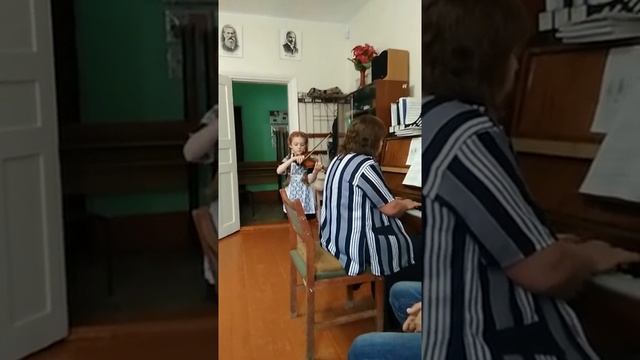 Я ещё не волшебник, я только учусь. Игра на скрипке. Скрипка. Экзамен за второе полугодие на отличн смотреть онлайн