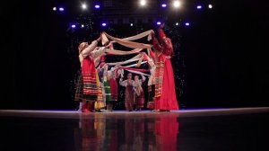 Фольклорный ансамбль Рось (г.Москва)_Под лесом Плясовая песня Курской области