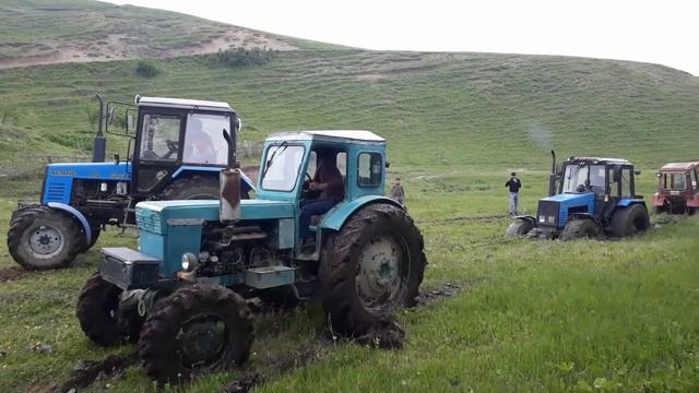 Bытащить Трактор #Беларус из болота. Трактор т 40 и мтз в месте смотреть онлайн