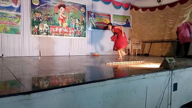 Telangana folk neeli neeli song dance by VUDUTHA SISTERS смотреть онлайн