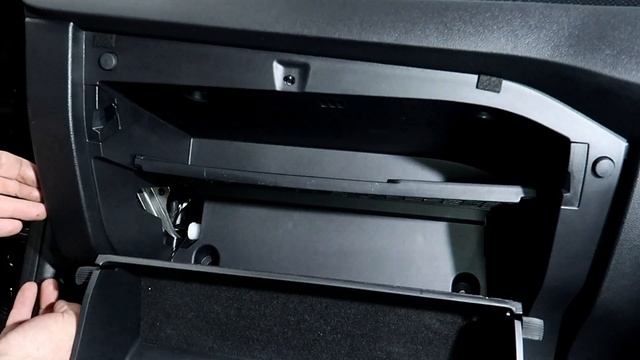 Ford Focus Mk4 2019 - Tutorial - How to replace pollen filter смотреть онлайн