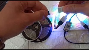 Светодиодная лента РГБ работает через блютуз к телефону 10 метров