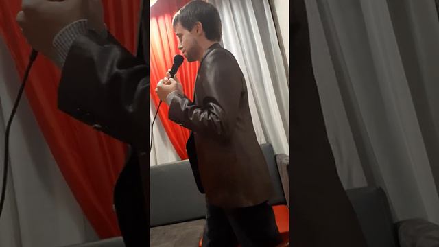 Антон Жолновач. Странная женщина. смотреть онлайн