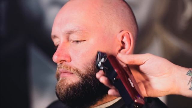 ОФОРМЛЕНИЕ БОРОДЫ ( плавный переход с нуля в висок и в бороду.) смотреть онлайн