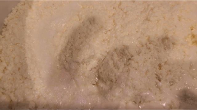 Вы такого творого не купите в магазине. Home made cottage cheese. Вкуснятина для завтрака.