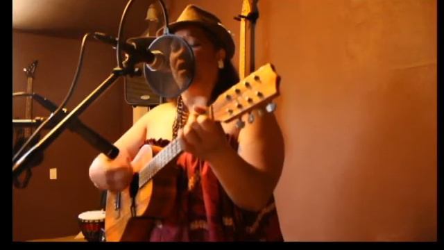 Pearly Shells covered by Auntie Lay-O смотреть онлайн