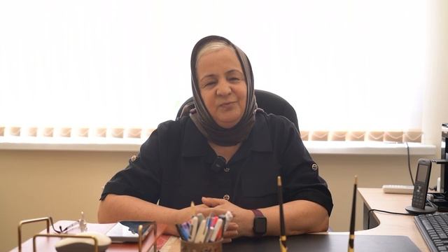 Заместитель директора по УВР, учитель истории Зухра Ахмедова