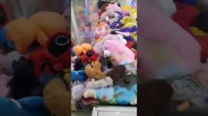 Какая же классная обезьянка в автомате хватайка, интересно достанем или нет? 🐒👍